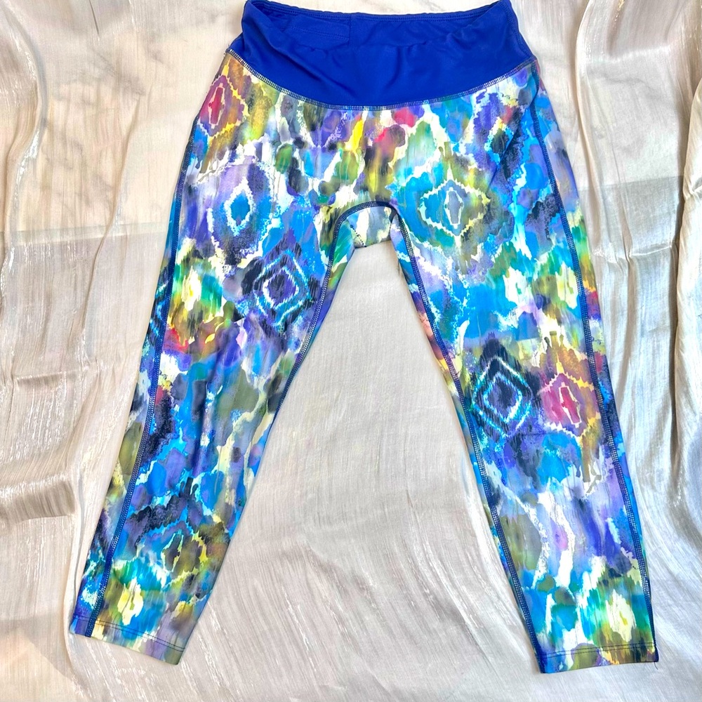 PRISMSPORT womens Medium purple green watercolor wicking cropped leggings